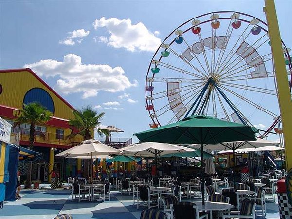 Ferris Wheel - Fun Spot America